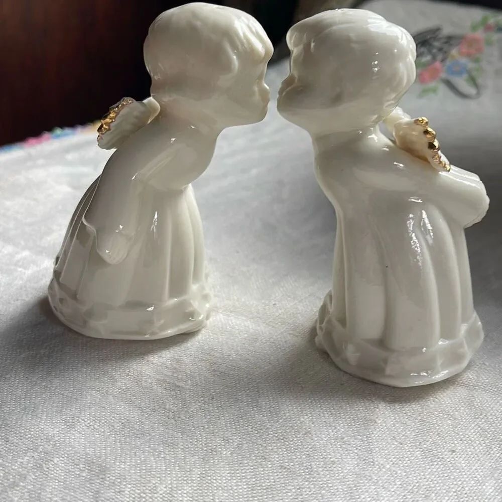 Vintage Formalities Baum Bros. Salt & Pepper shakers